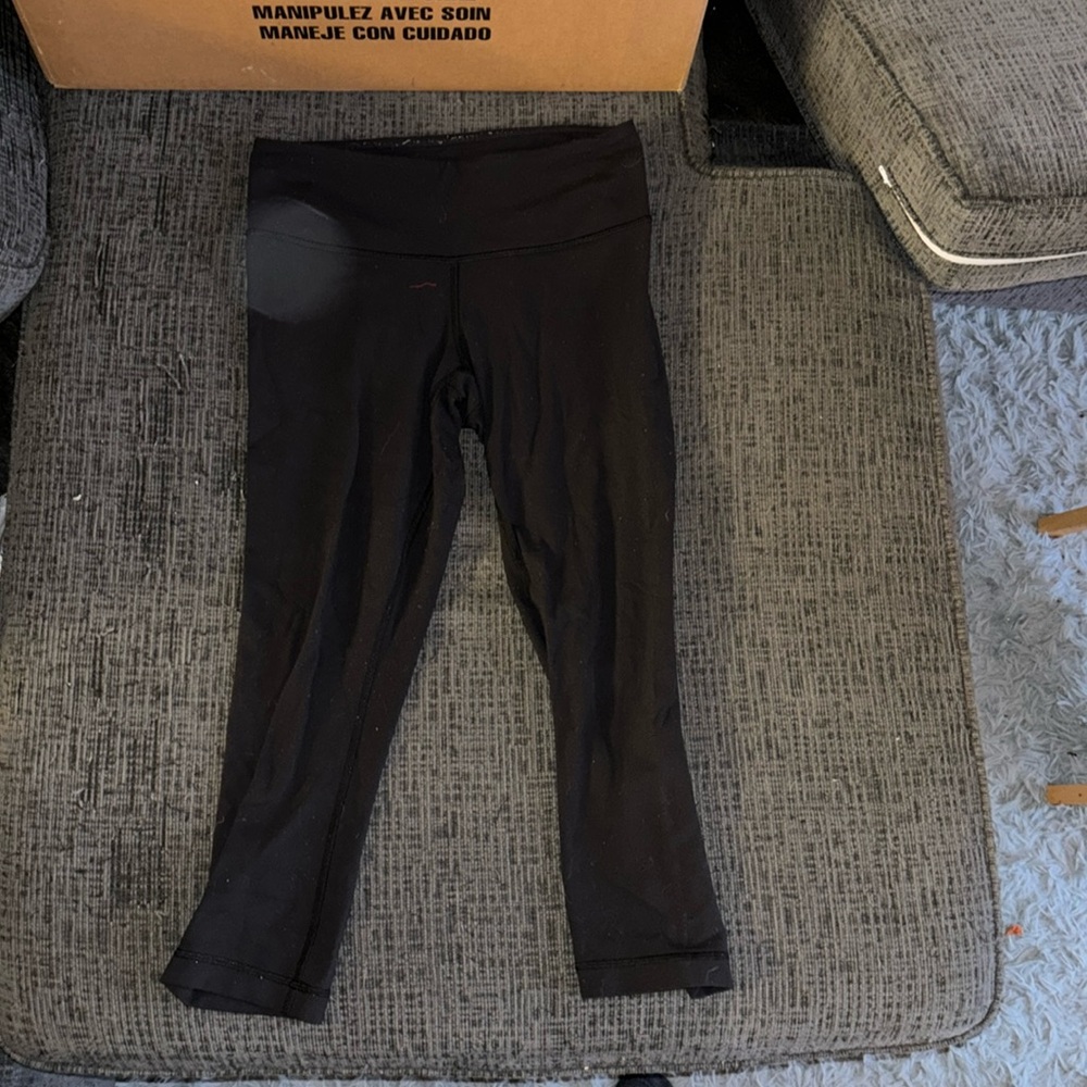 Lululemon size 2/4 crop black leggings
